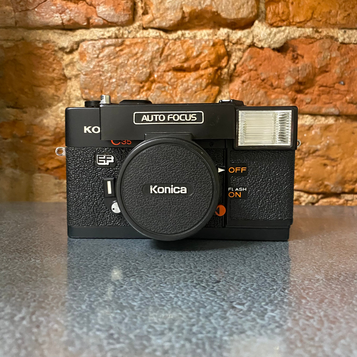Konica C35 EF 2.8 пленочный фотоаппарат – Retrocam