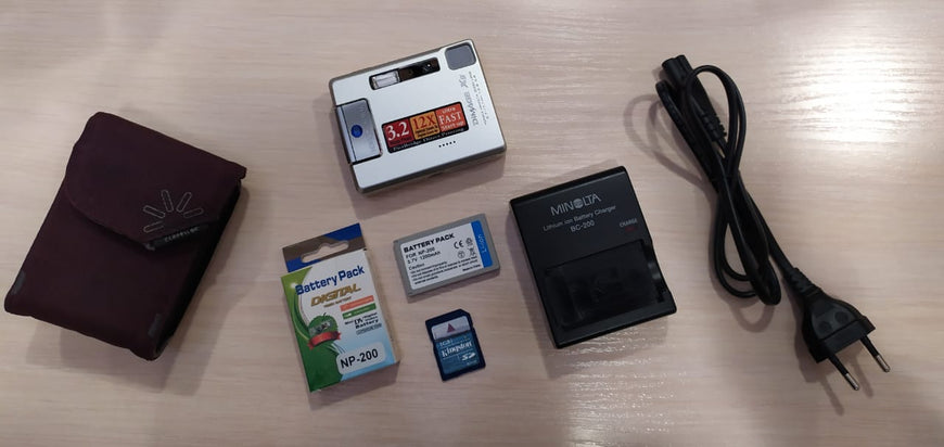 Konica Minolta DiMAGE XG редкий цифровой фотоаппарат