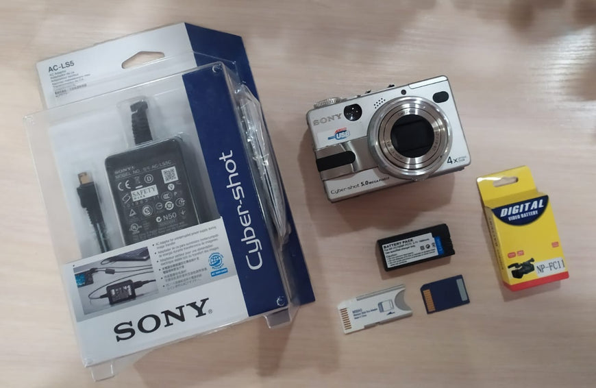 Sony Cyber-shot DSC-V1 цифровой фотоаппарат