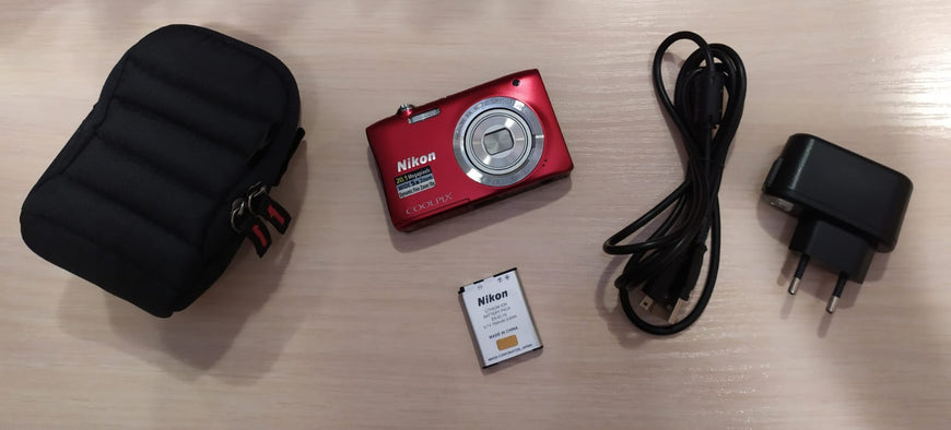 Nikon Coolpix S2900 красный цифровой фотоаппарат