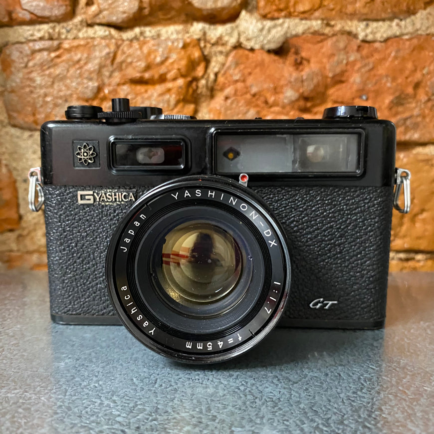 Yashica Electro 35 GT черный пленочный фотоаппарат