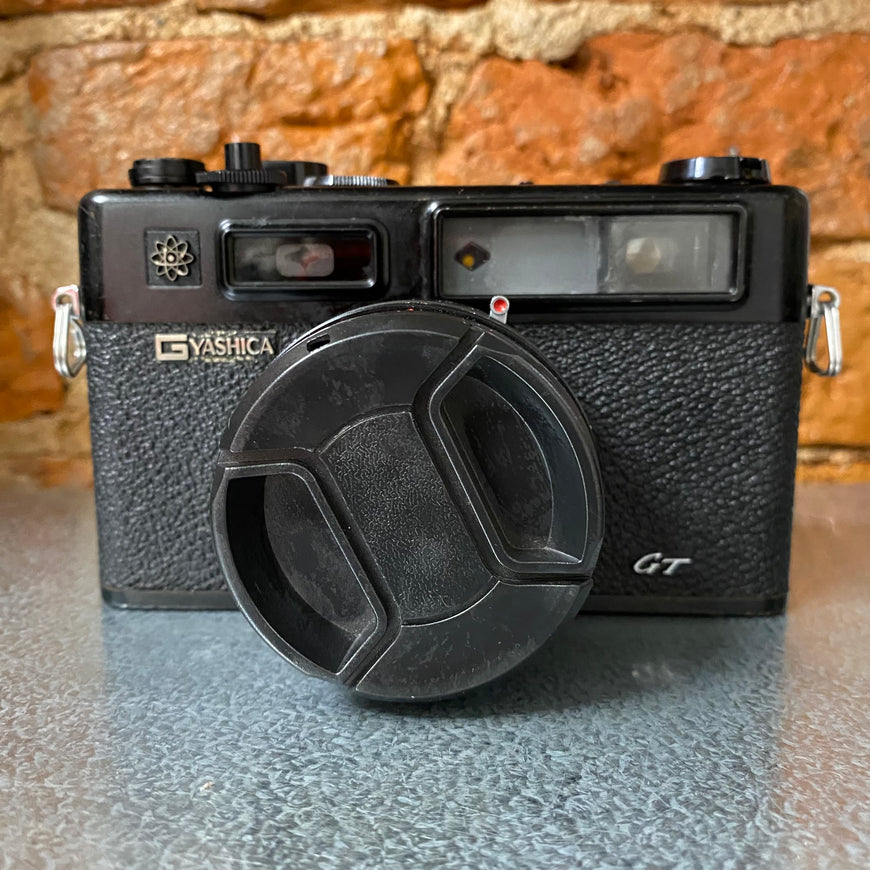 Yashica Electro 35 GT черный пленочный фотоаппарат