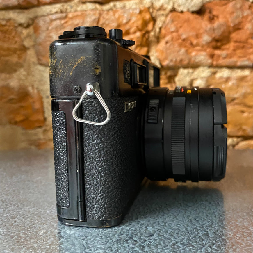 Yashica Electro 35 GT черный пленочный фотоаппарат