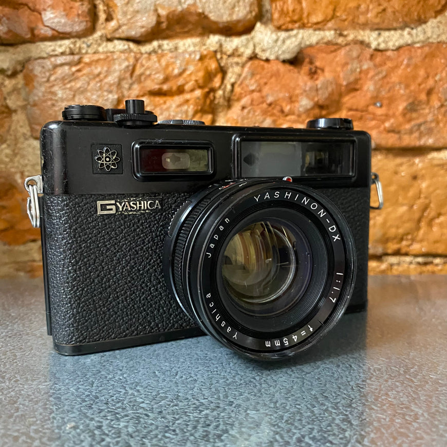 Yashica Electro 35 GT черный пленочный фотоаппарат