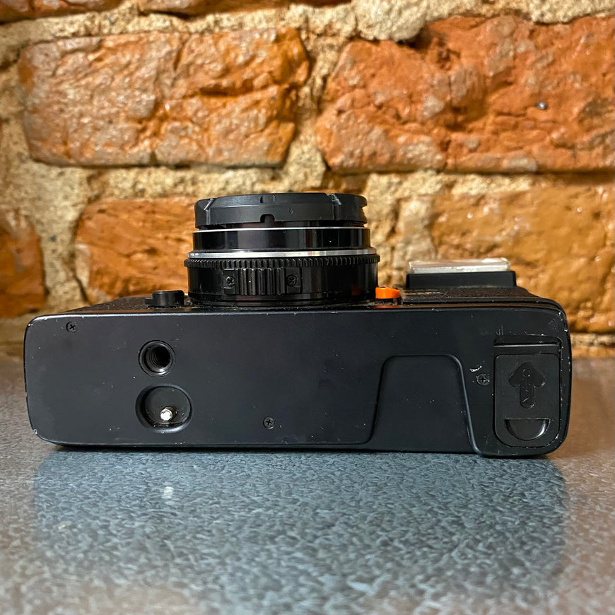 Konica C35 EF 2.8 пленочный фотоаппарат