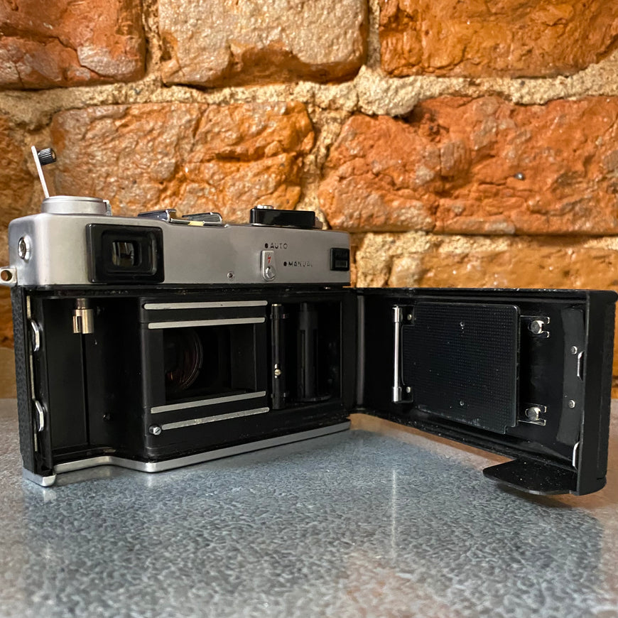 Minolta HI-MATIC E пленочный фотоаппарат дальномерный