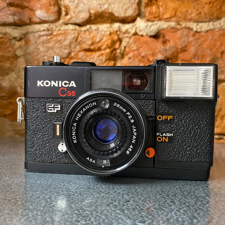 Konica C35 EF 2.8 пленочный фотоаппарат