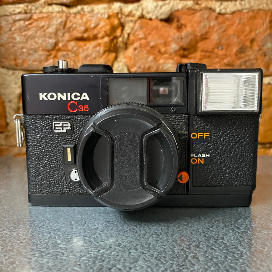 Konica C35 EF 2.8 пленочный фотоаппарат