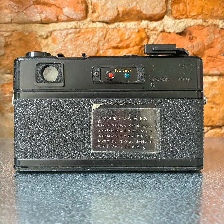 Yashica Electro 35 GT черный пленочный фотоаппарат