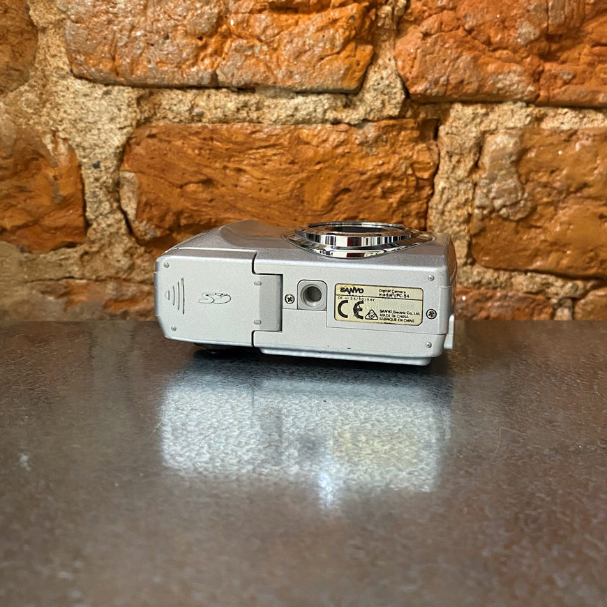 Sanyo Xacti DSC-S4 цифровой фотоаппарат