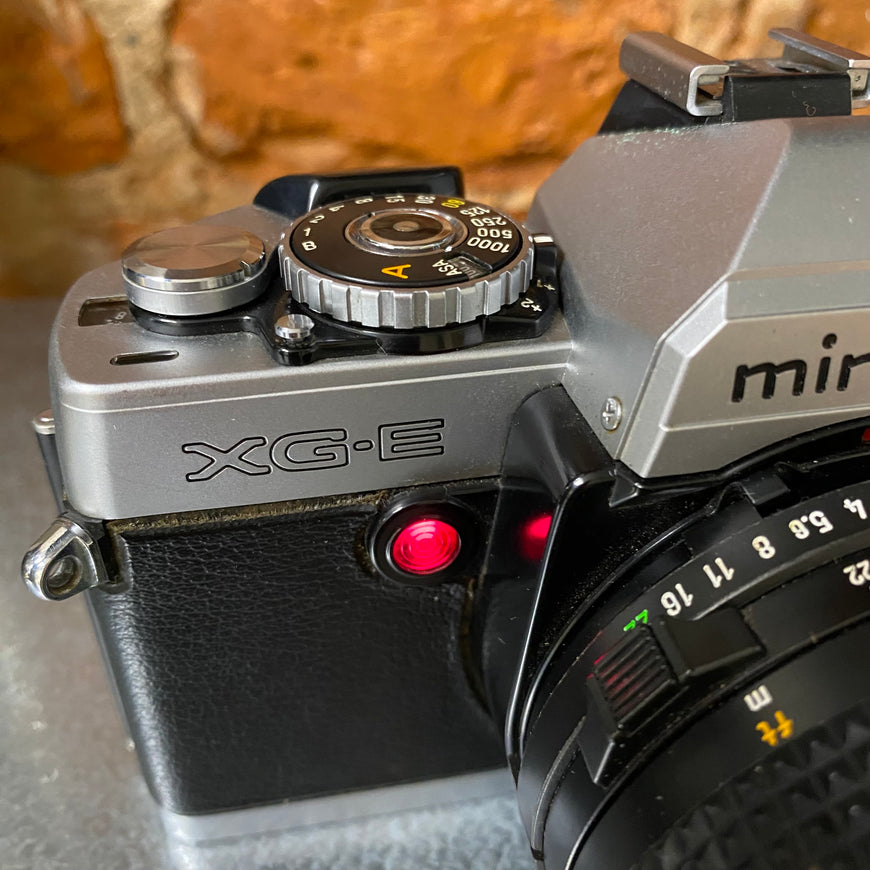 Minolta XG-E MD 50mm 1.7 зеркальный пленочный фотоаппарат