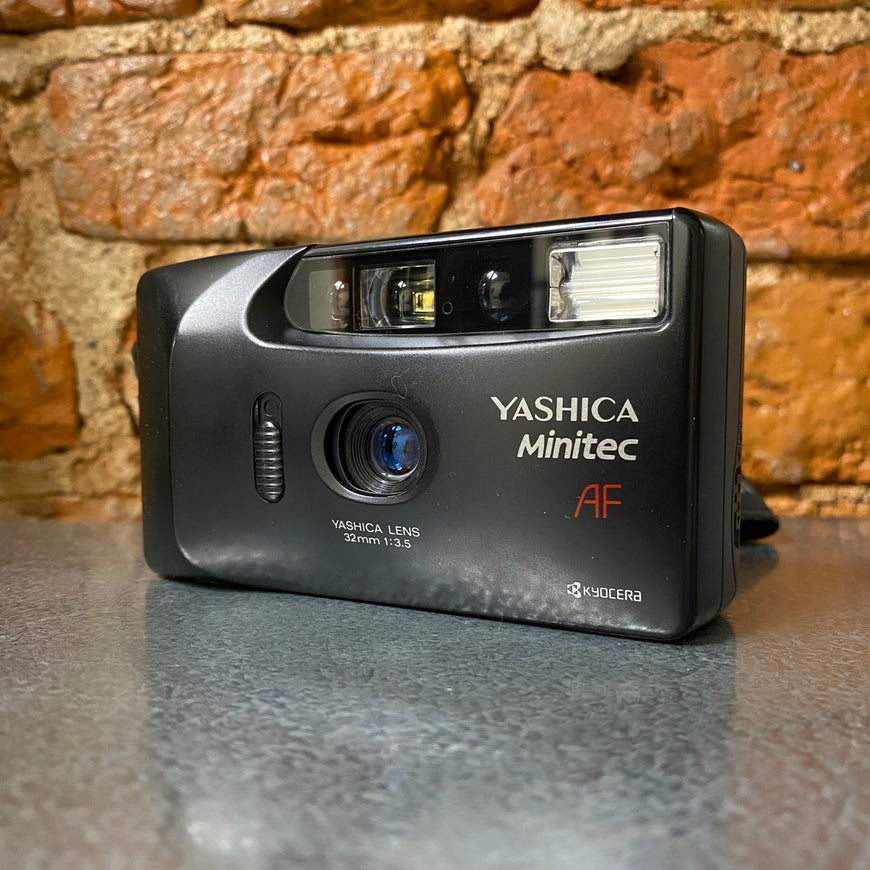 Yashica Minitec AF f 3.5 пленочный фотоаппарат
