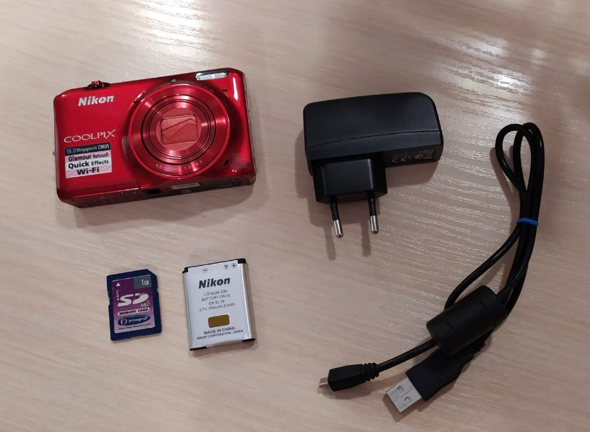 Nikon Coolpix S6500 красный металл цифровой фотоаппарат