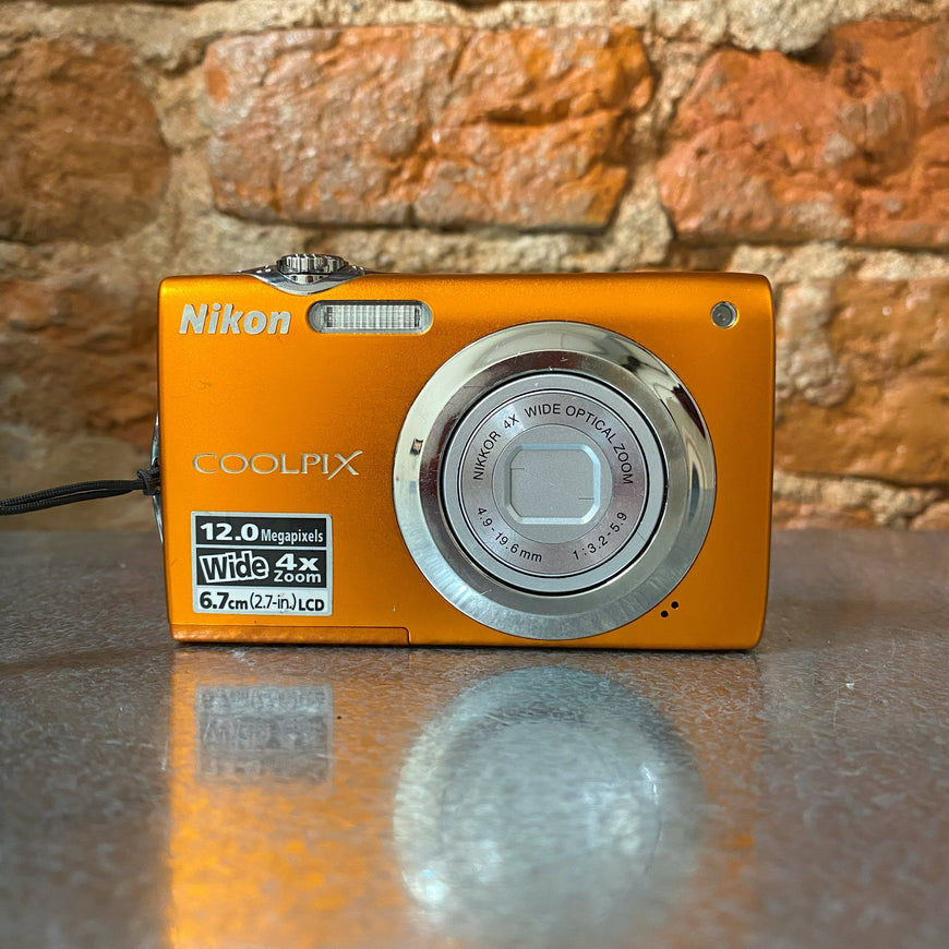 Nikon Coolpix S3000 оранжевый цифровой фотоаппарат