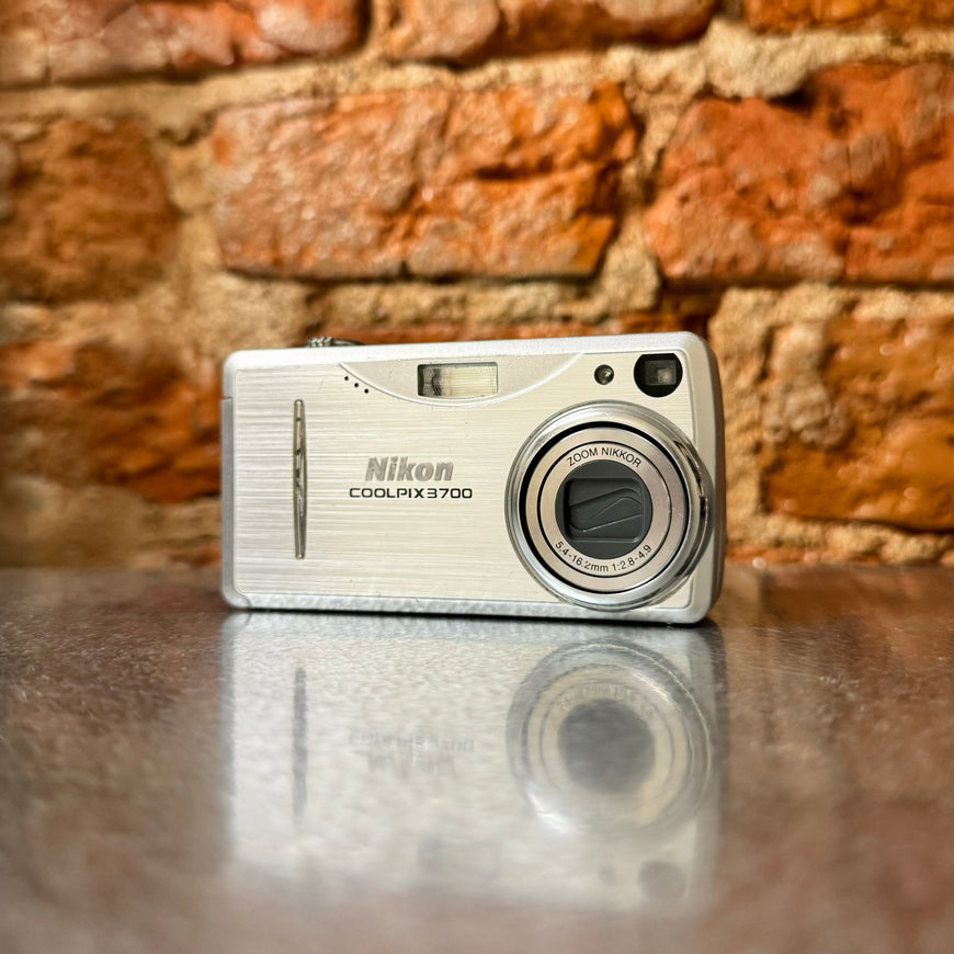 Nikon Coolpix 3700 цифровой фотоаппарат