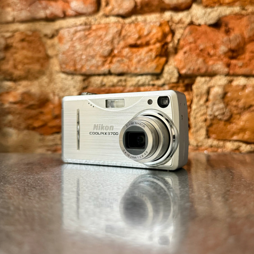 Nikon Coolpix 3700 цифровой фотоаппарат