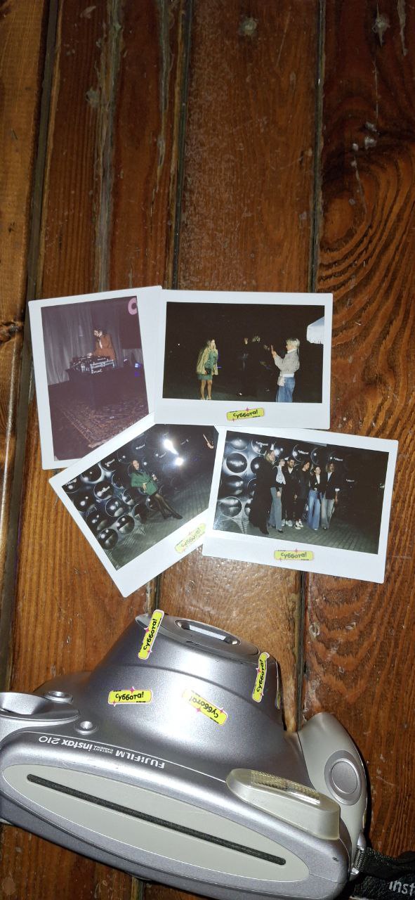 Дина Хван Polaroid Instax фотограф на праздник
