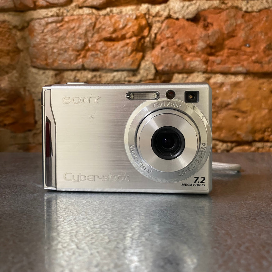 Sony Cyber-Shot DSC-W80 серебро цифровой фотоаппарат