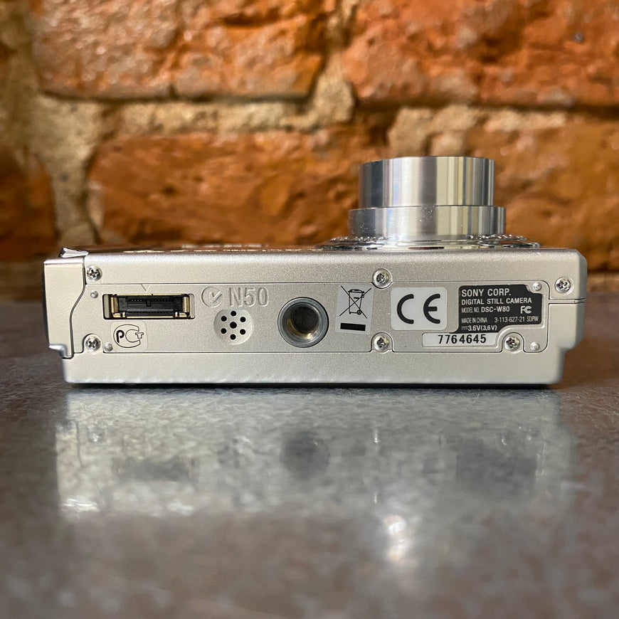 Sony Cyber-Shot DSC-W80 серебро цифровой фотоаппарат