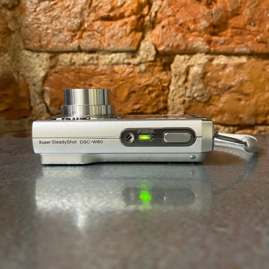 Sony Cyber-Shot DSC-W80 серебро цифровой фотоаппарат