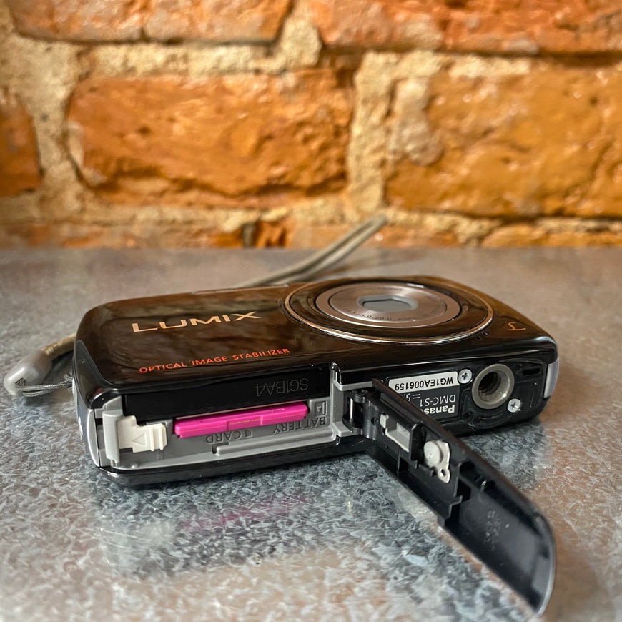 Panasonic Lumix DMC-S1 черный