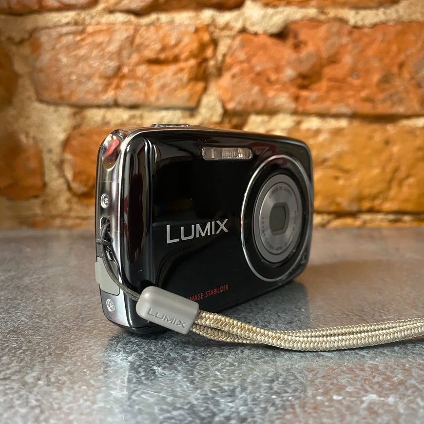 Panasonic Lumix DMC-S1 черный