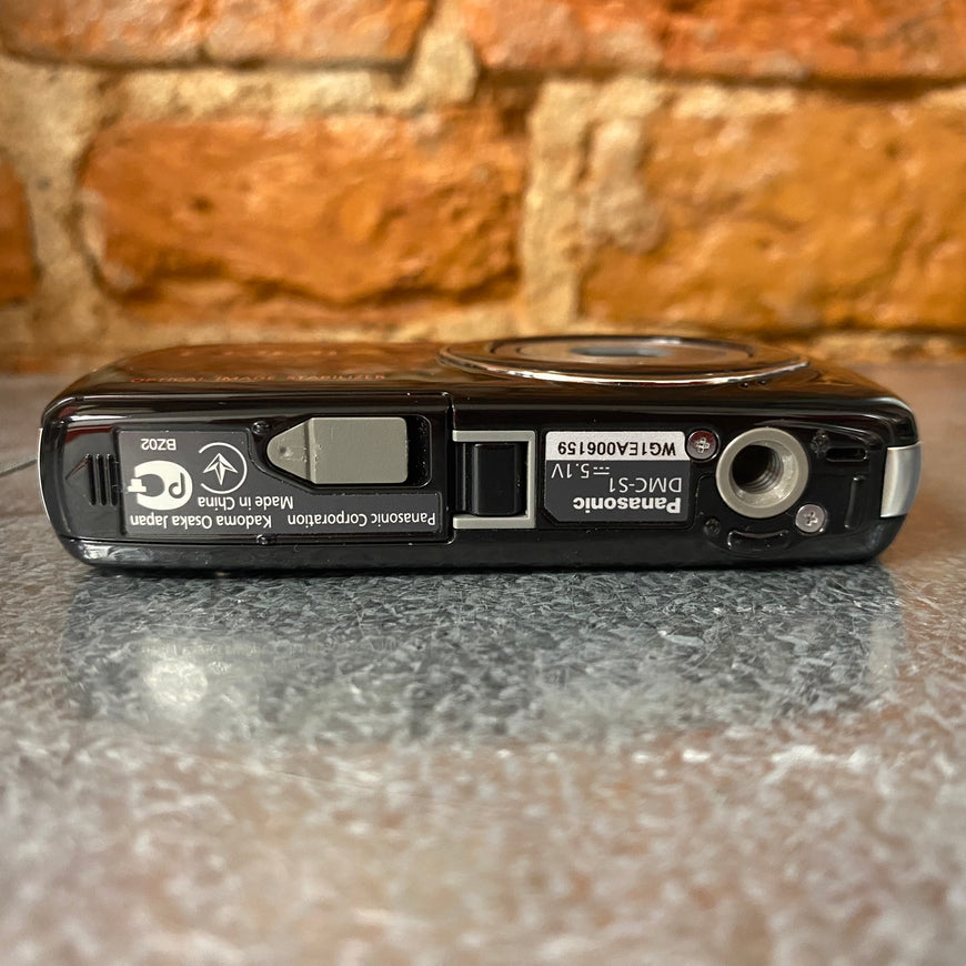 Panasonic Lumix DMC-S1 черный
