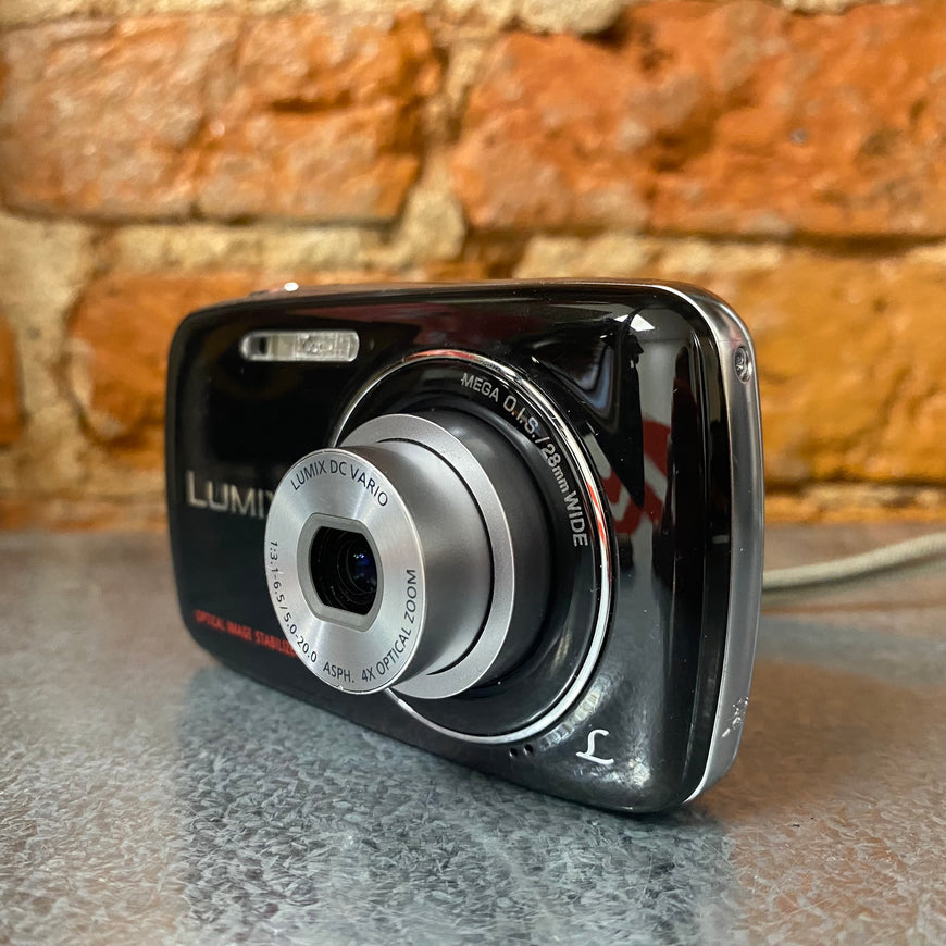 Panasonic Lumix DMC-S1 черный