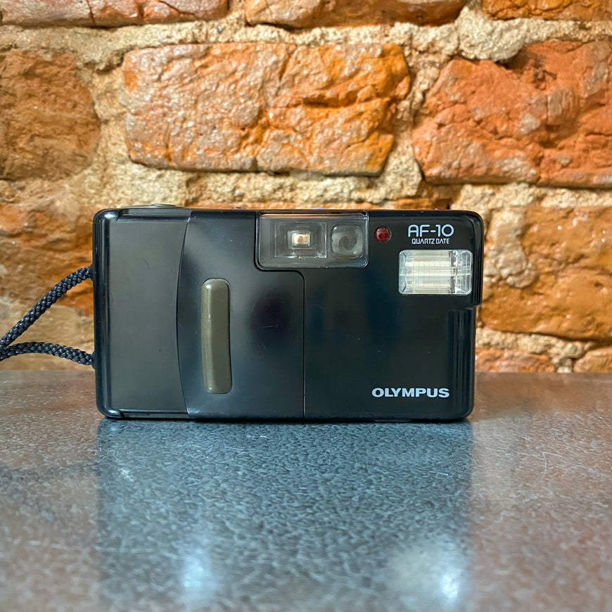 Olympus AF-10 Quartzdate пленочный фотоаппарат