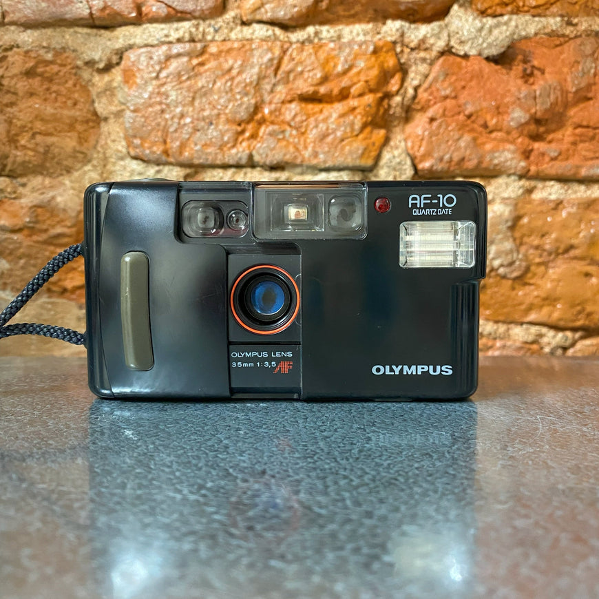 Olympus AF-10 Quartzdate пленочный фотоаппарат