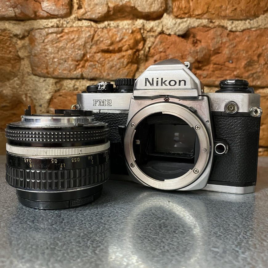 Nikon FM2 Nikkor 50 mm 1.4 зеркальный пленочный фотоаппарат