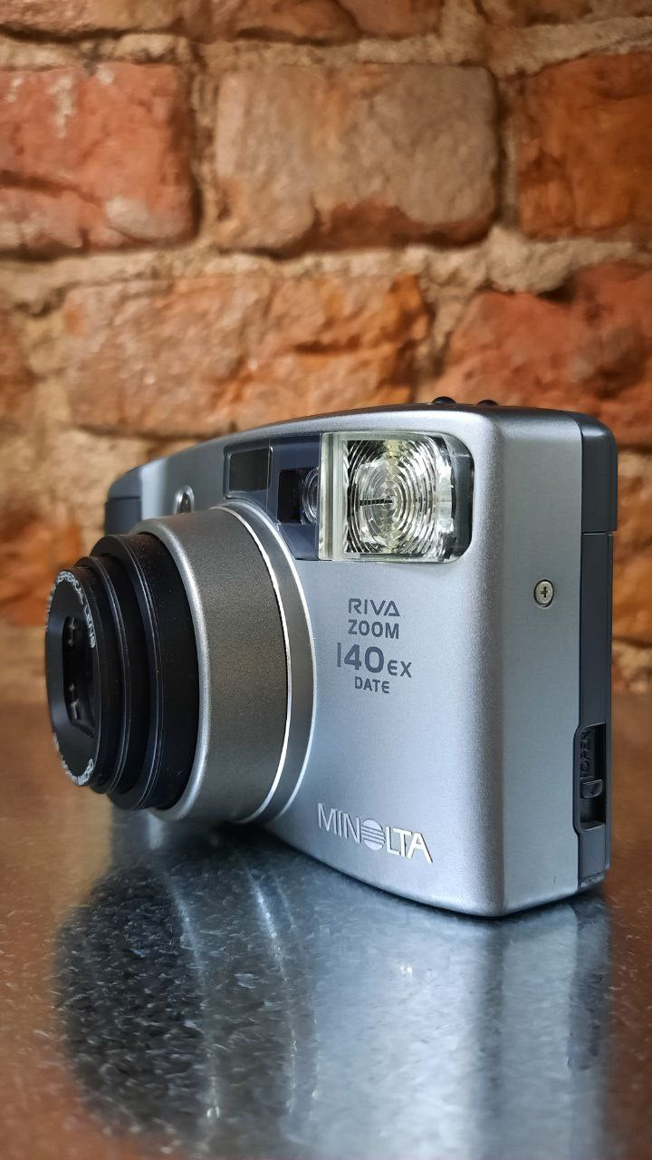 Minolta Riva zoom 140 ex date пленочный фотоаппарат