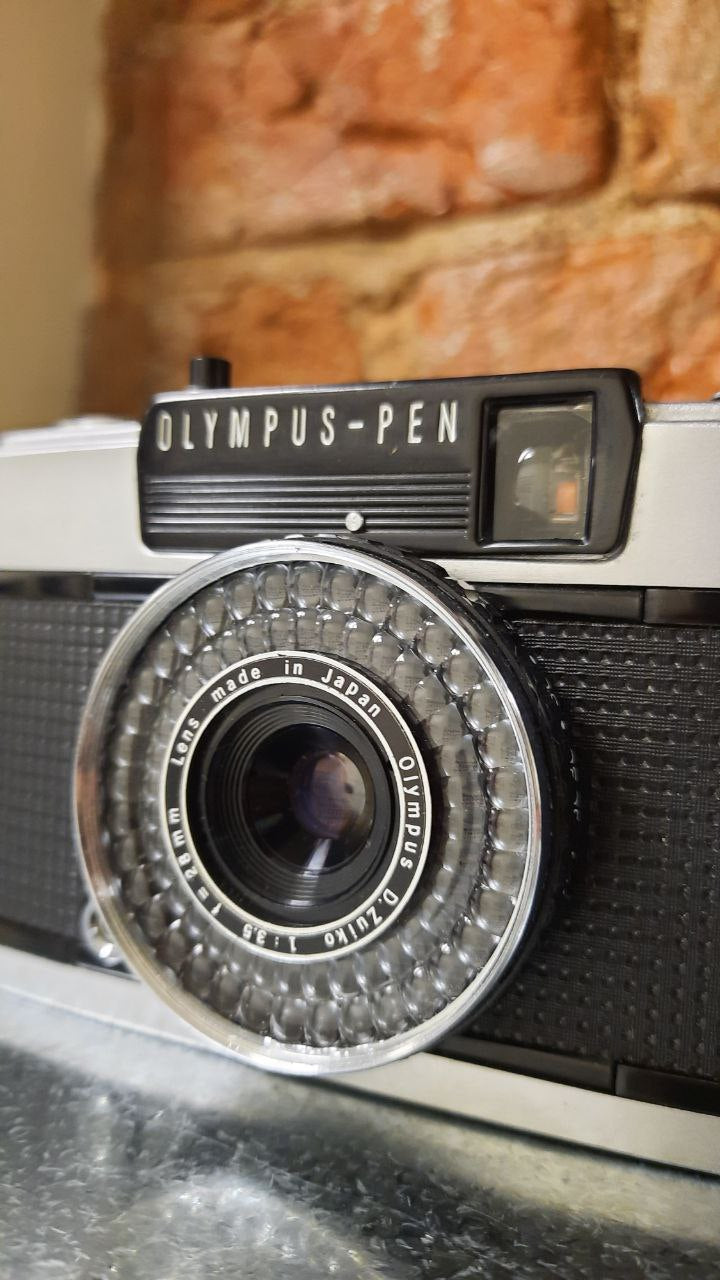 Olympus Pen EE-3 пленочный полукадровый фотоаппарат