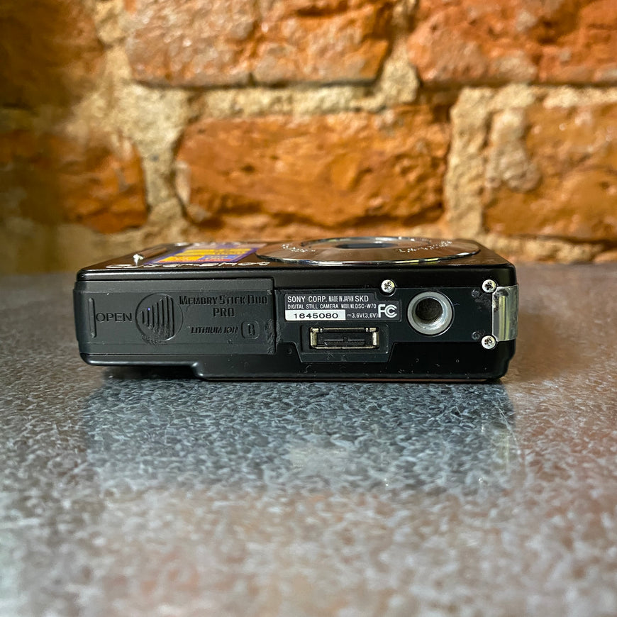 Sony Cyber-shot DSC-W70 черный цифровой фотоаппарат