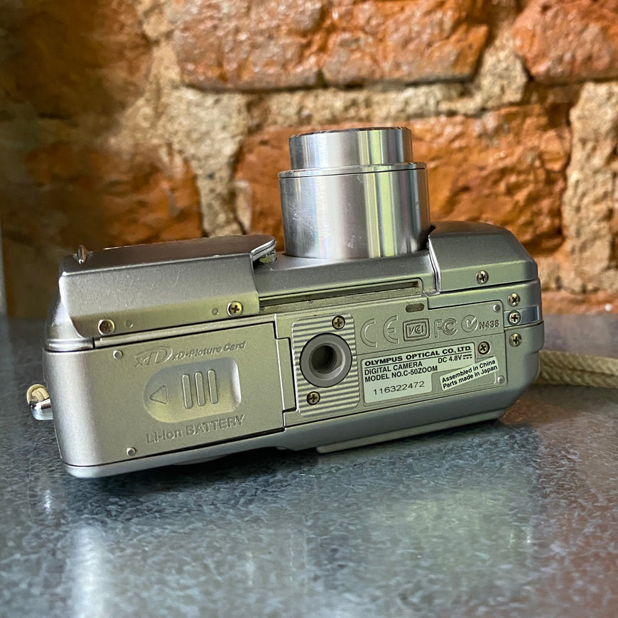 Olympus Camedia C-50 zoom цифровой фотоаппарат