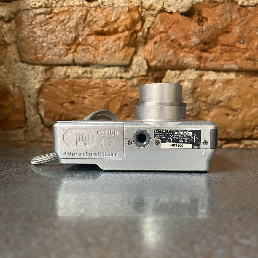 Sony Cyber-Shot DSC-S730 цифровой фотоаппарат
