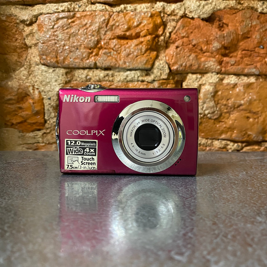 Nikon Coolpix S4000 малиновый цифровой фотоаппарат