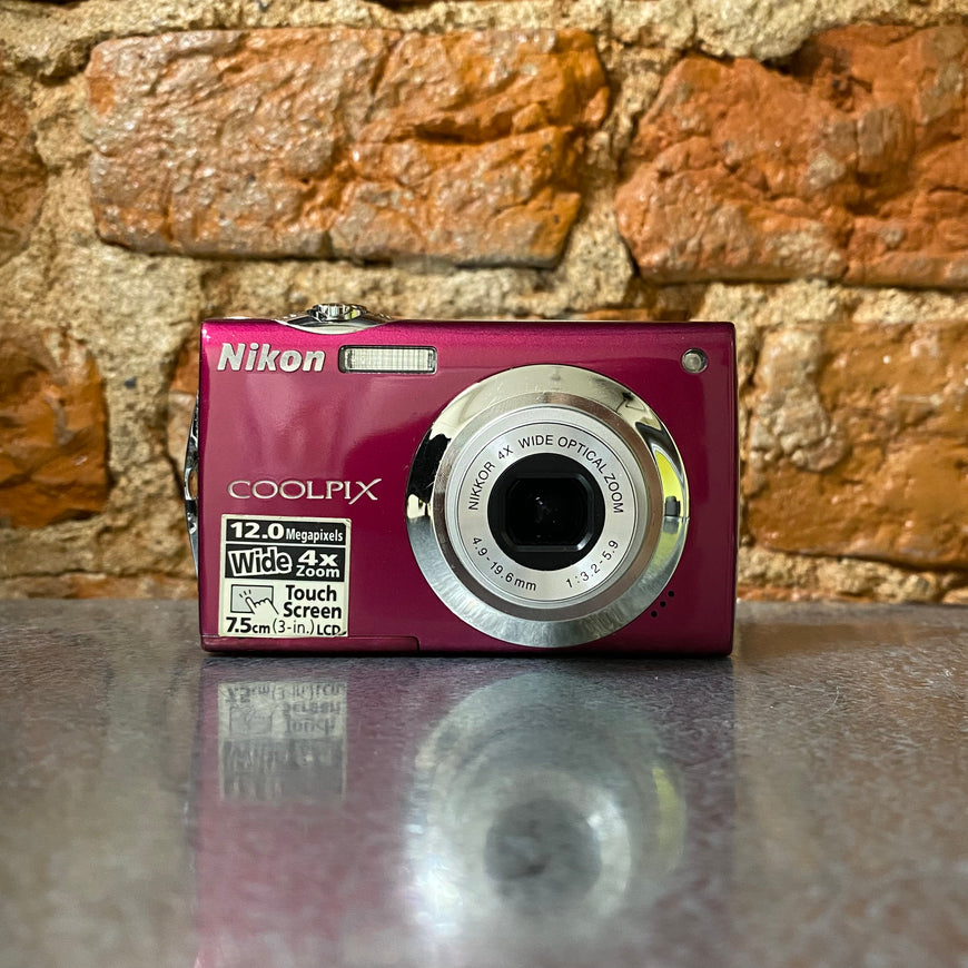 Nikon Coolpix S4000 малиновый цифровой фотоаппарат