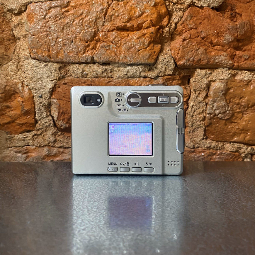 Konica Minolta DiMAGE XG редкий цифровой фотоаппарат