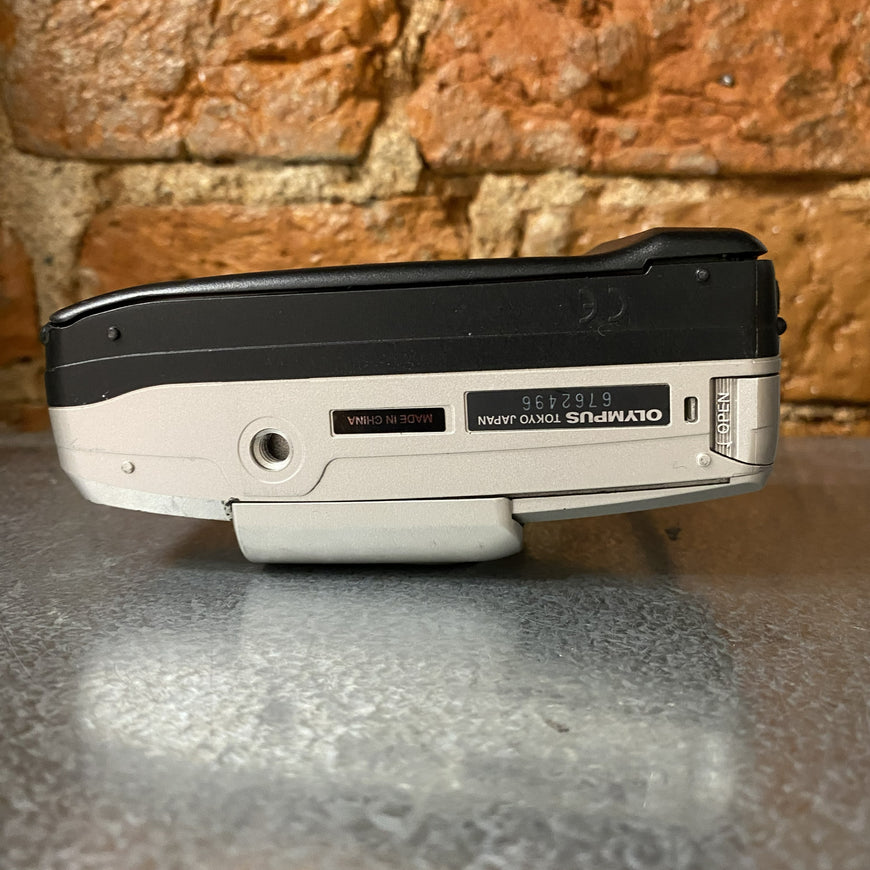 Olympus Superzoom 105 G