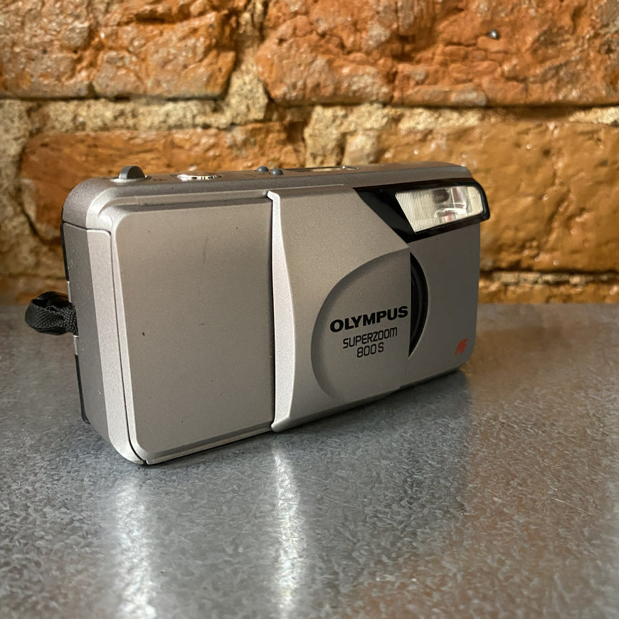 Olympus Superzoom 800s пленочный фотоаппарат