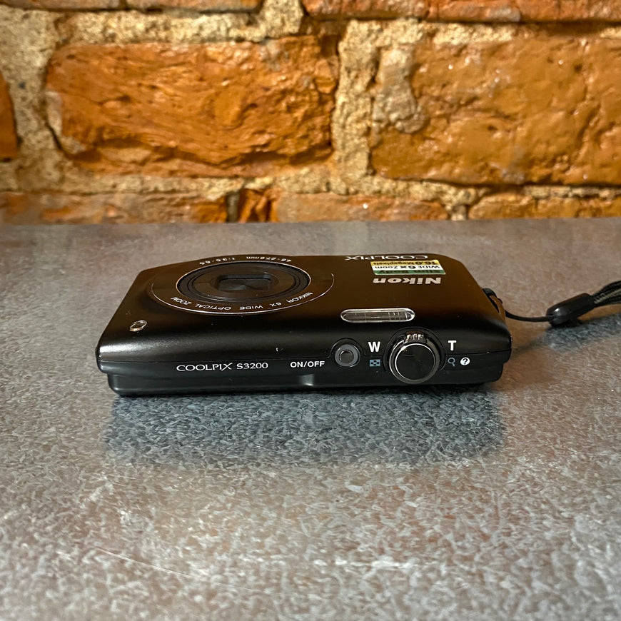 Nikon Coolpix S3200 черный цифровой фотоаппарат