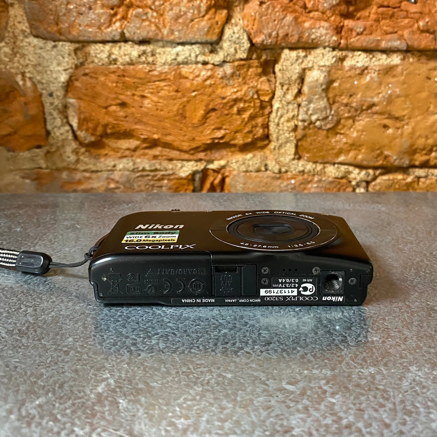 Nikon Coolpix S3200 черный цифровой фотоаппарат