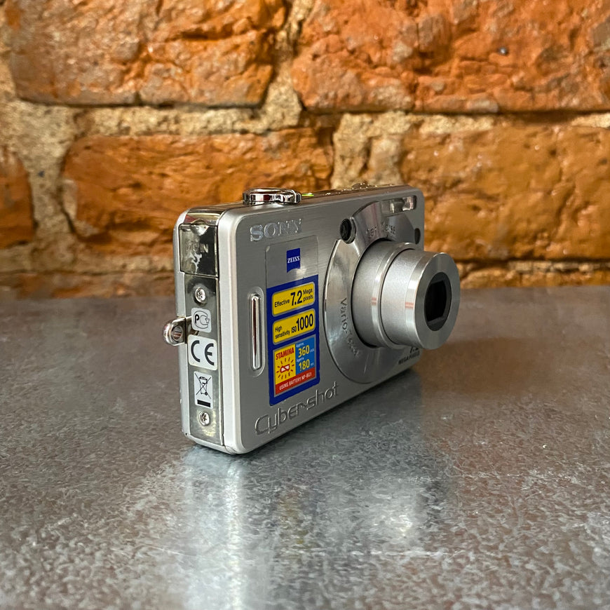 Sony Cyber-shot DSC-W70 серебро цифровой фотоаппарат