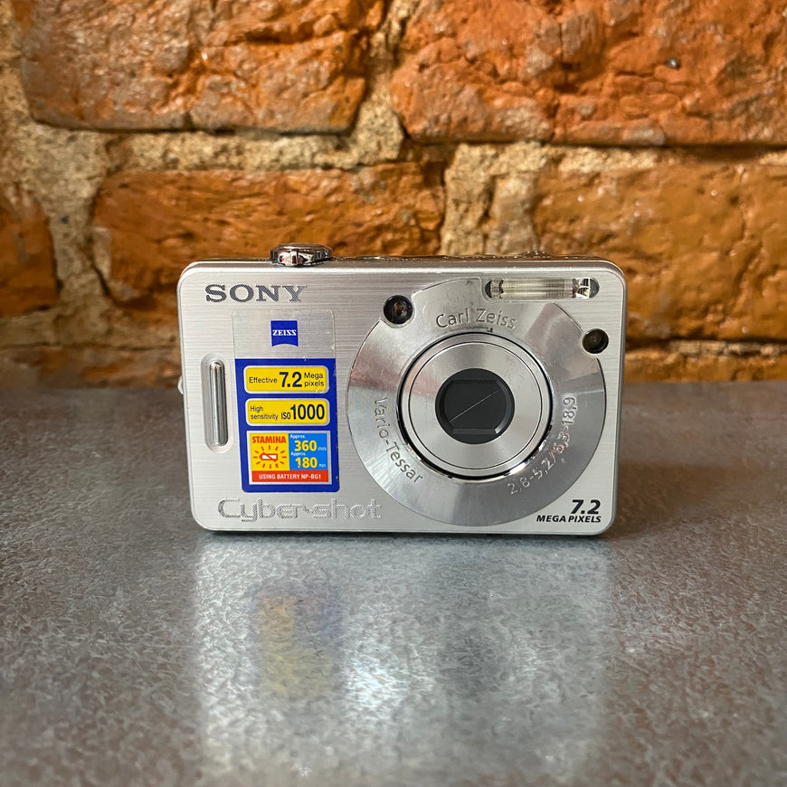 Sony Cyber-shot DSC-W70 серебро цифровой фотоаппарат
