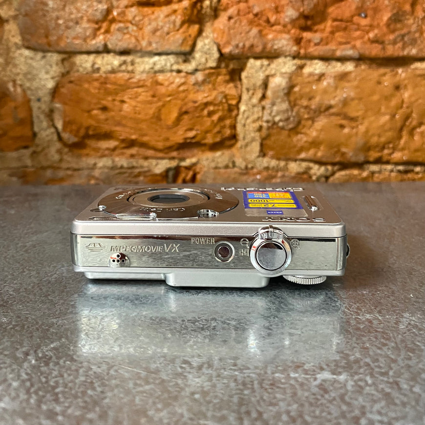 Sony Cyber-shot DSC-W70 серебро цифровой фотоаппарат