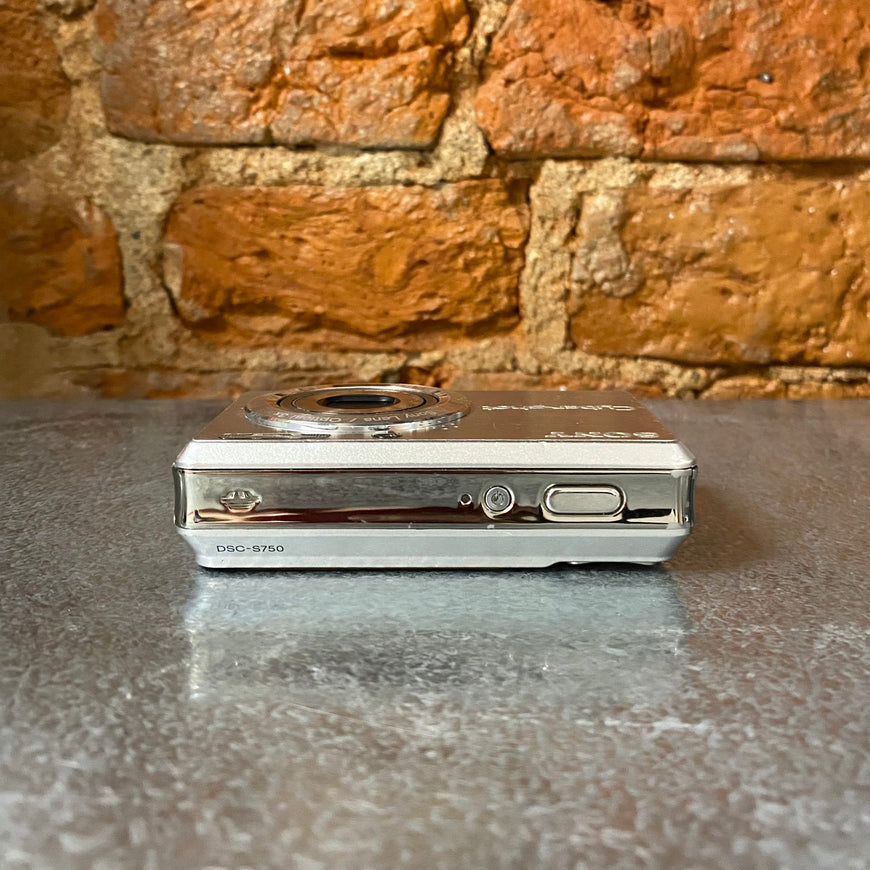 Sony Cyber-shot DSC-S750 цифровой фотоаппарат