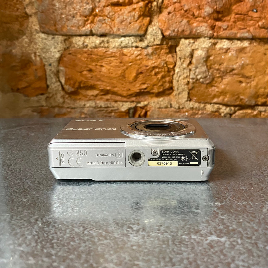 Sony Cyber-shot DSC-S750 цифровой фотоаппарат