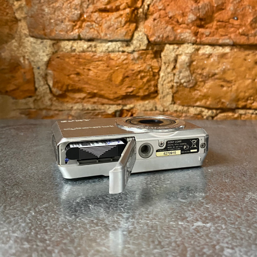 Sony Cyber-shot DSC-S750 цифровой фотоаппарат