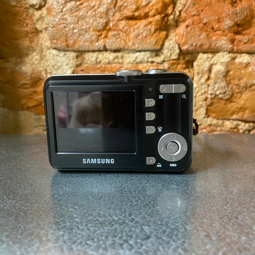 Samsung S760 черный цифровой фотоаппарат